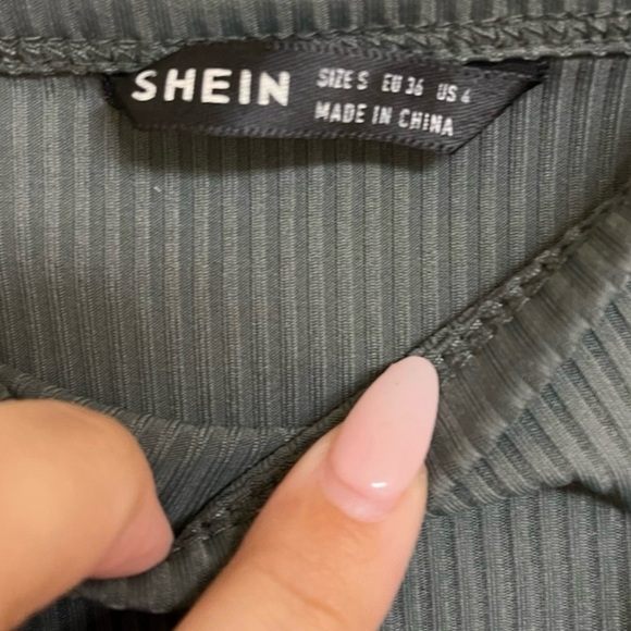 SHEIN EZwear Solid Drawstring Crop Tank Top - Picture 4 of 5